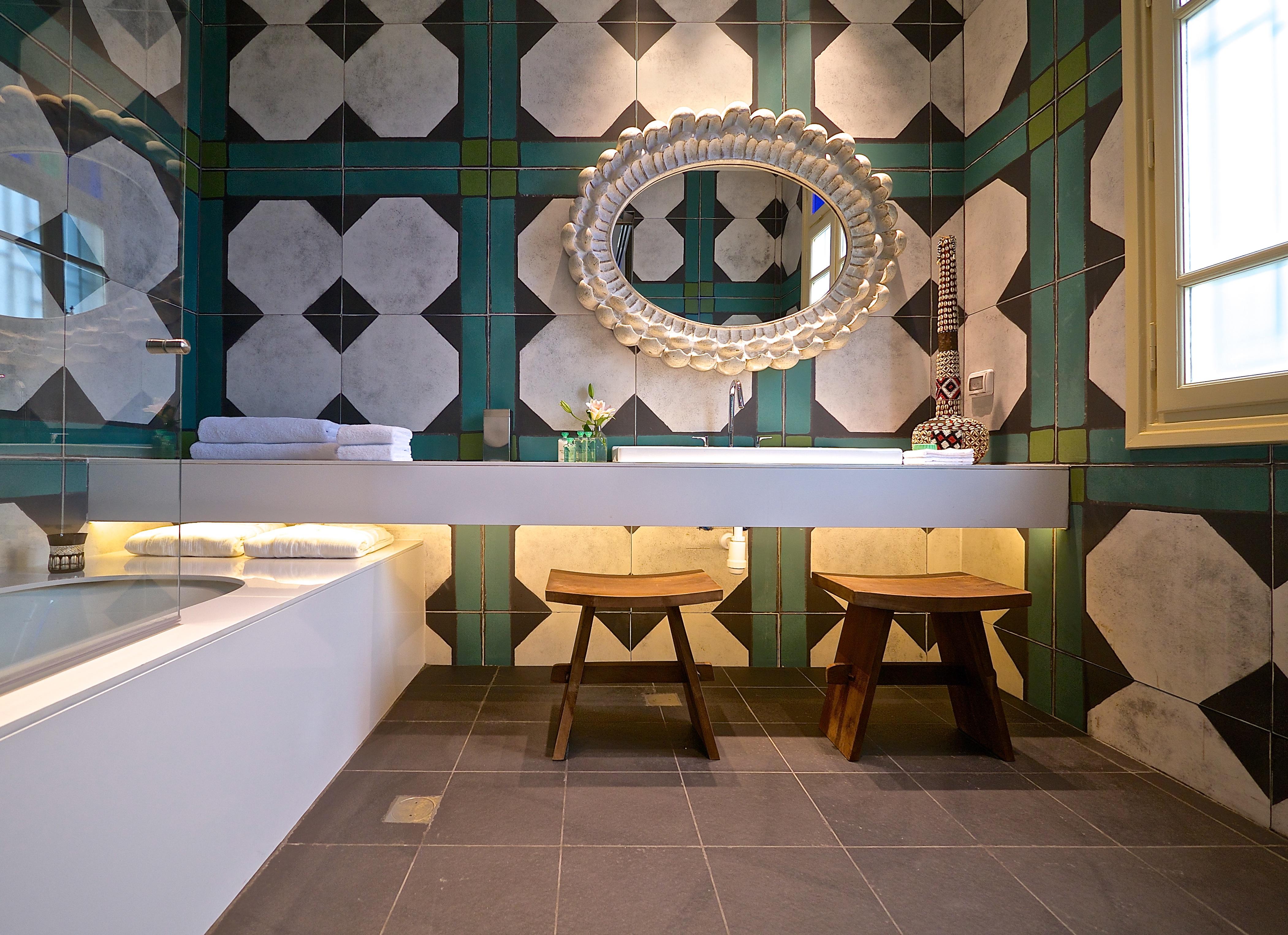 Alma Boutique & Lounge Hotel