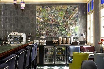 Alma Boutique & Lounge Hotel